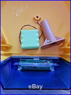 ADT TWIN LED Flashing Alarm Solar Decoy Dummy Box Kit +Bracket + Battery Ref SD1