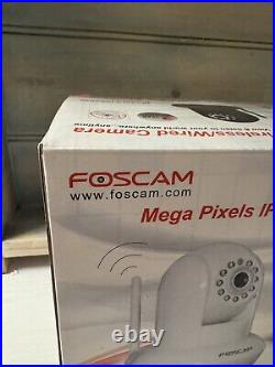 Foscam FI9821W HD 1280x720p Wireless Pan/Tilt IP Camera Black