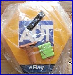 NEW ADT Solar LED Flashing Alarm Bell Box Decoy Dummy Kit. + Bracket And Battery2